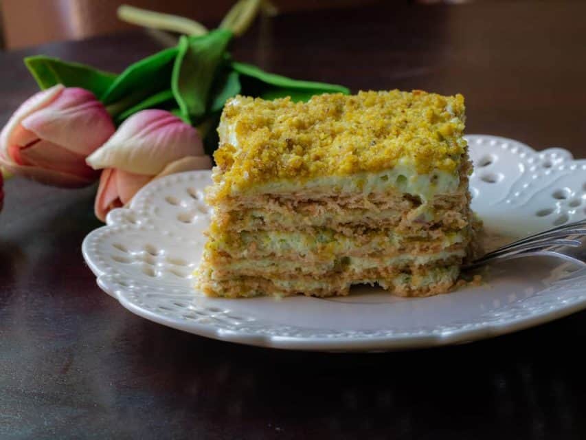 Easy and Fancy Pistachio Icebox Cake - Easy No-bake dessert recipe