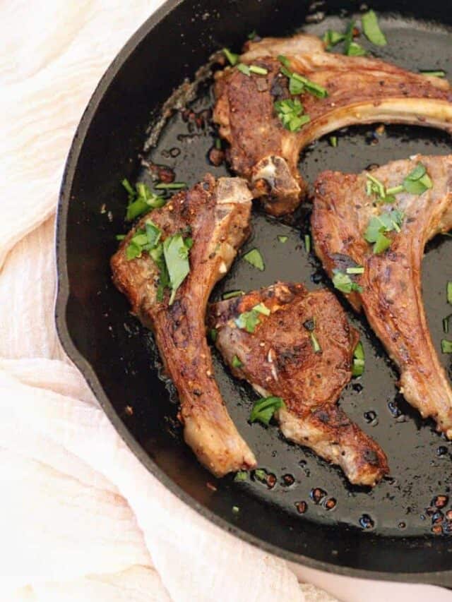 CAST IRON BABY LAMB CHOPS WITH GARLIC