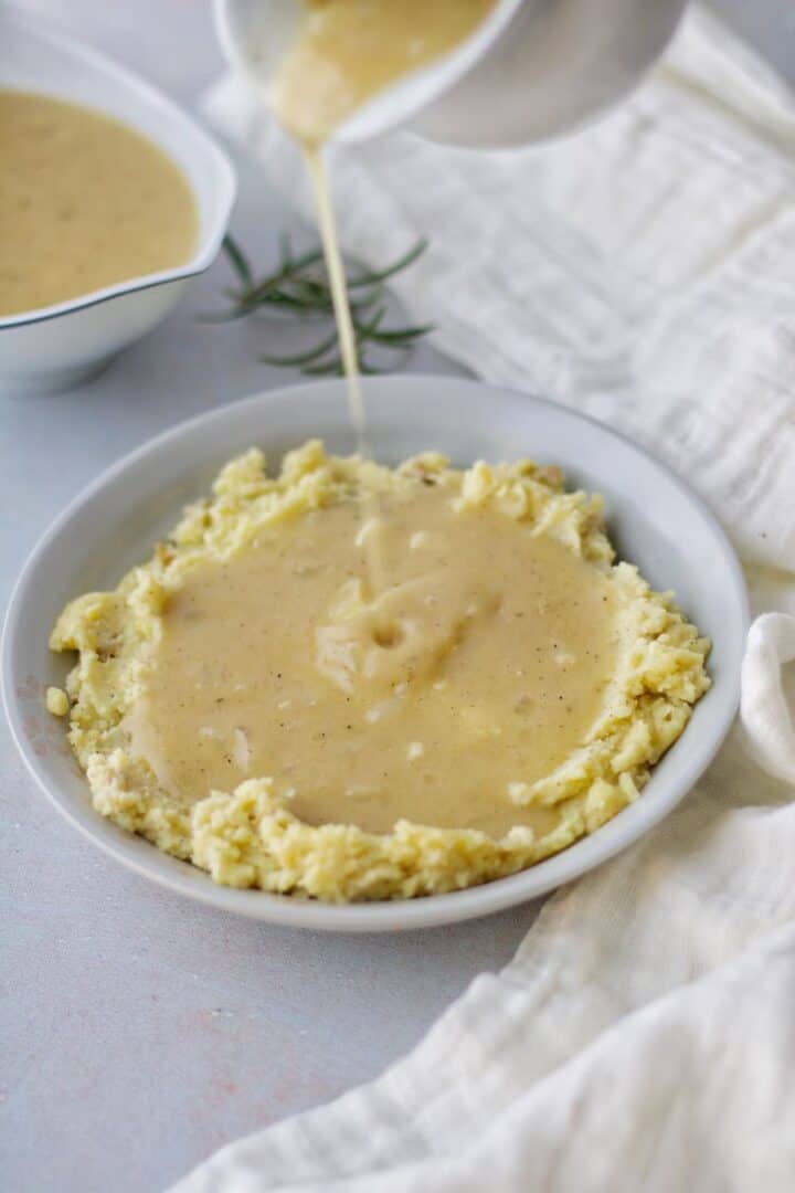 It is great to pour the vegetable broth gravy on your mashed potatoes to add extra flavors to your meal.
