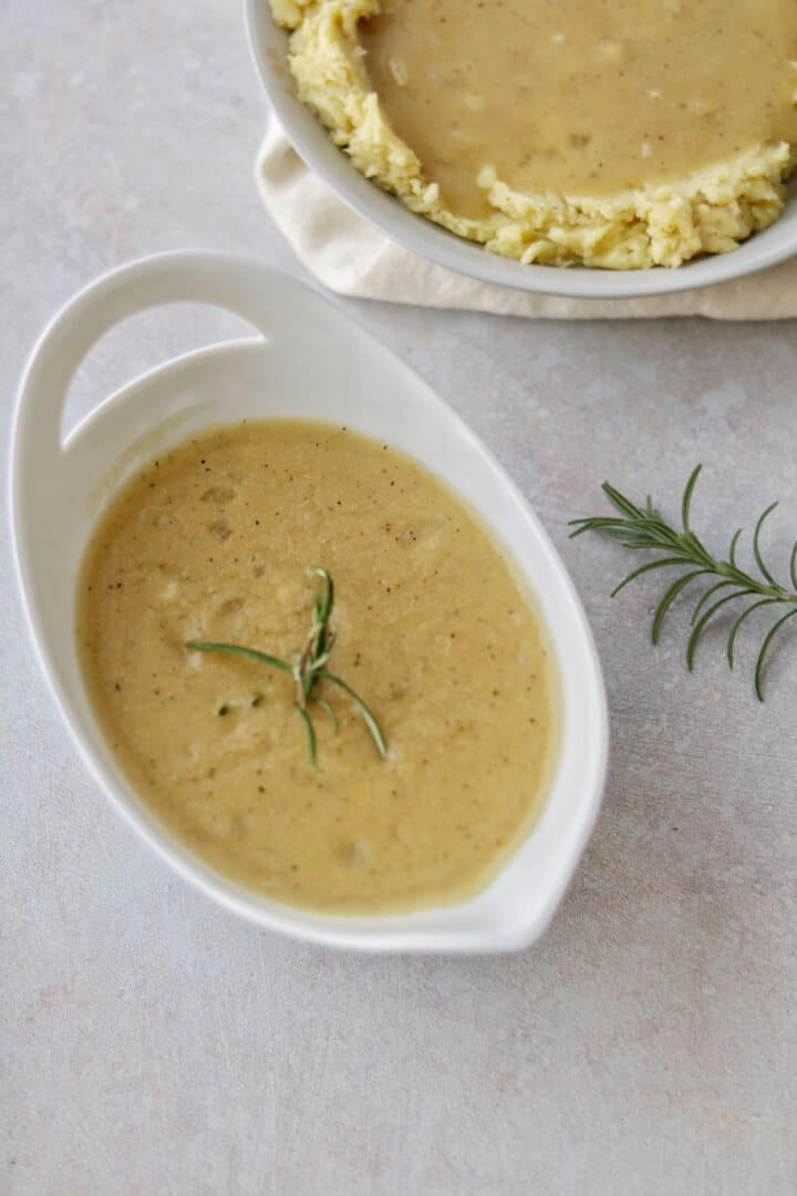 Vegetable Broth Gravy is a tasty brown gravy suitable for vegans to enhance the flavors in their dishes.