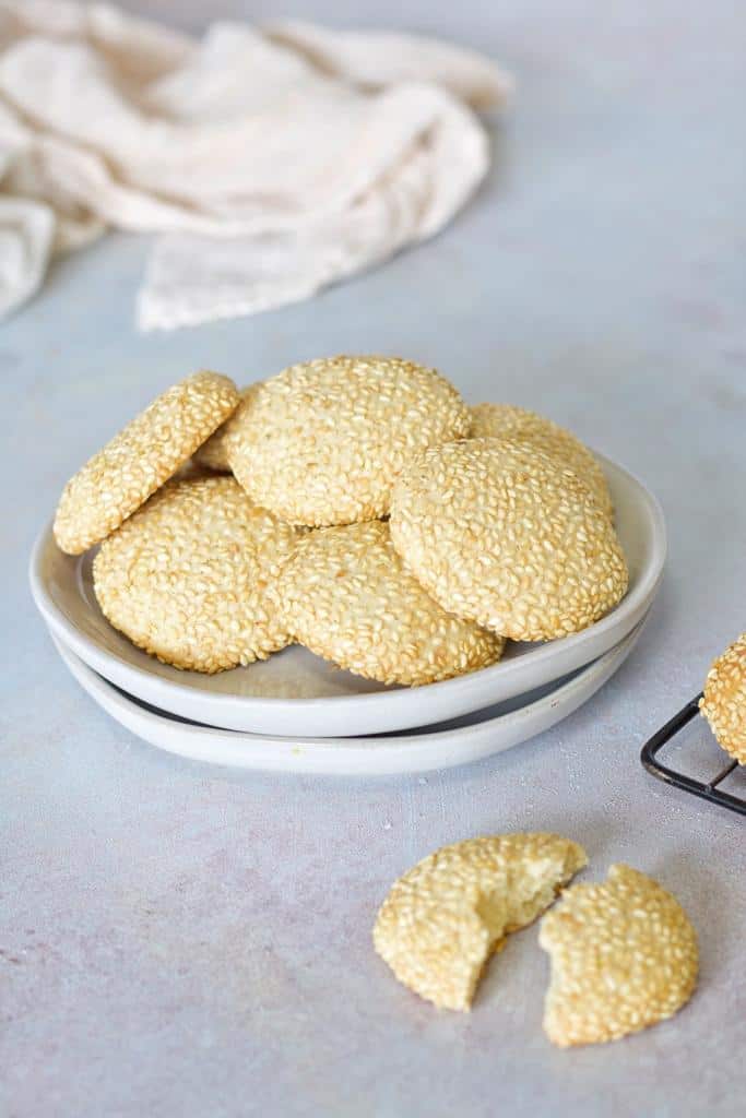 These sesame seed cookies are so healthy and delicious. The perfect crunchy texture of their edges is another unforgettable heavenly flavor.