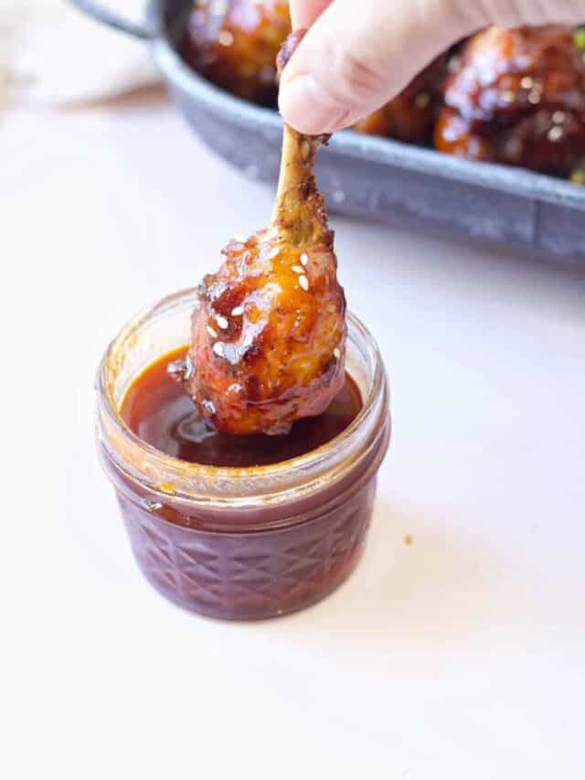 EASY SWEET AND SPICY HONEY SRIRACHA SAUCE