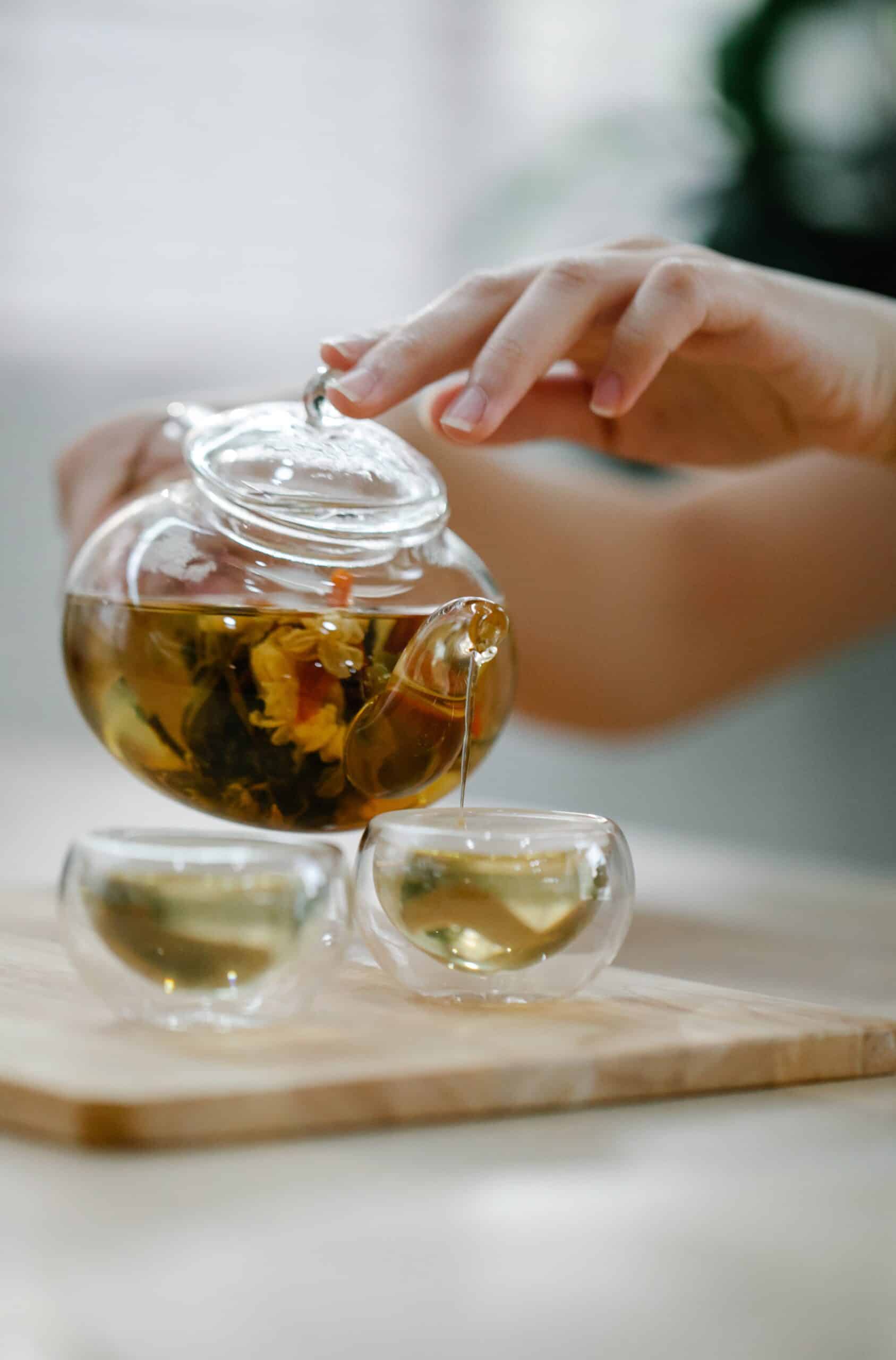 two cups of best tea for keto diet made up of herbal ingredients