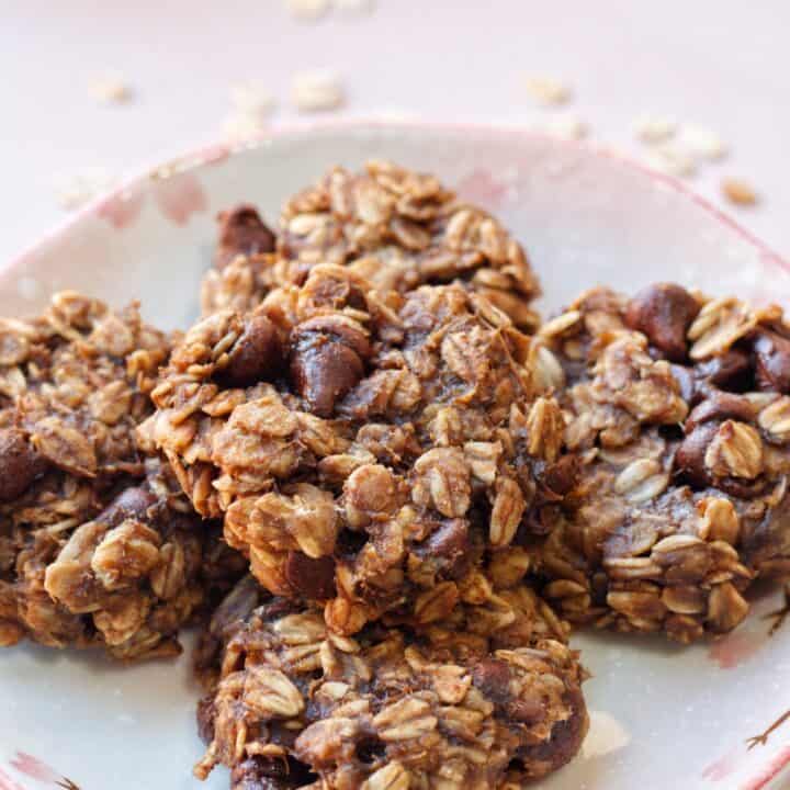 4 Ingredient Banana Oatmeal Cookies