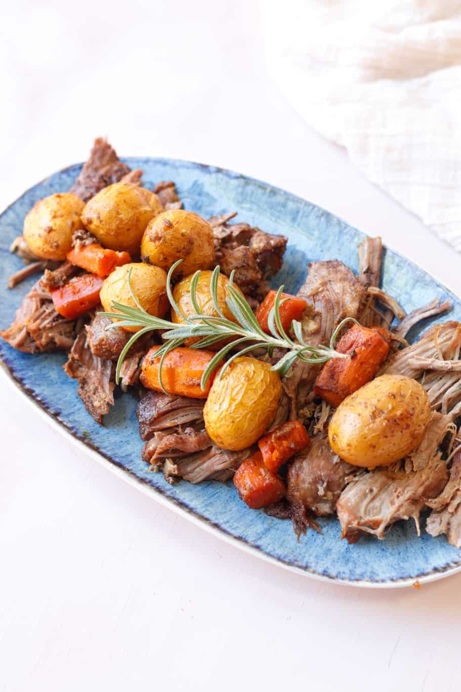 Perfectly roasted boneless lamb leg with melt-in-your-mouth veggies